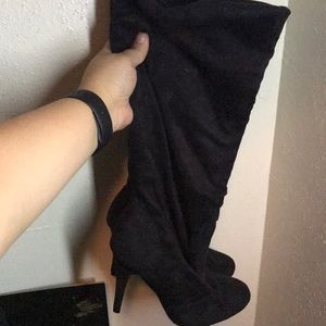 Scrunch heeled boots